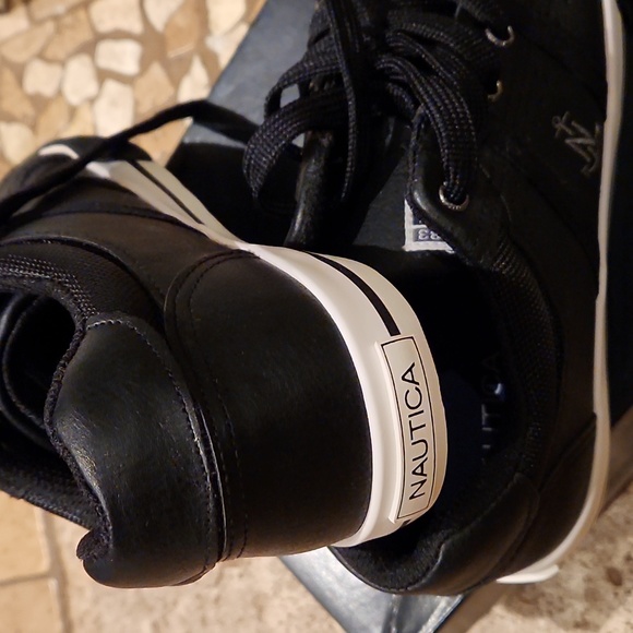 Brand New! Nautica youth sneakers US 4 - Picture 8 of 10